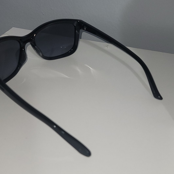 Oakley polarized  drop in cat eye sunglasses main image 4